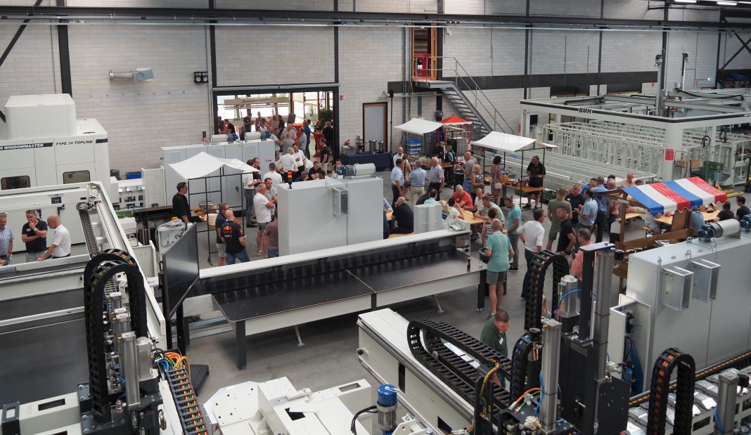 In een informele sfeer konden alle Windowmaster familieleden met elkaar kennis maken en ervaringen uitwisselen.