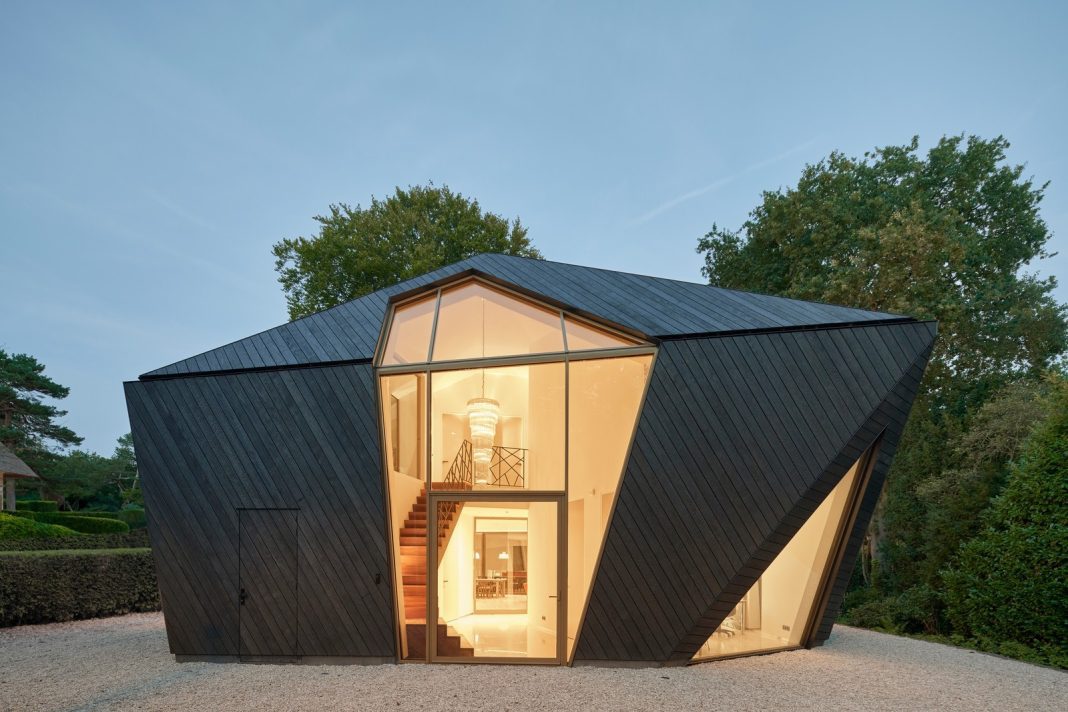 Het Diamond House in Loosdrecht is één van de kanshebbers in de categorie ‘Particuliere houtbouw’.