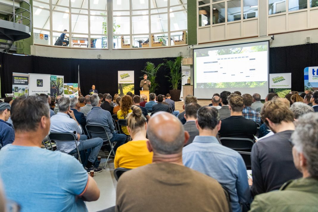 De inschrijving voor de vijftiende Nederlandse Boominfodag op donderdag 7 maart is geopend. (fotograaf: Sasha Ushakova)