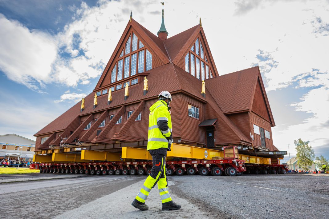 Er is meer dan duizend uur aan planning voorafgegaan aan de tweedaagse verhuizing van de Kiruna-kerk naar haar nieuwe locatie.