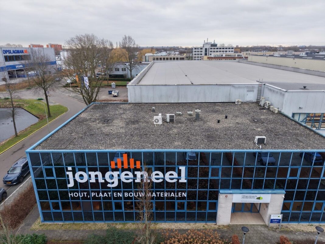 De grotere vestiging in Capelle aan den IJssel biedt meer ruimte, efficiënte drive-in en complete one stop shop voor de bouwprofessional.