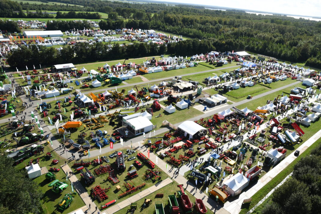 Driehonderd deelnemers uit de agro- en groensector vulden het beursterrein van 24 voetbalvelden met ruim 5.000 trekkers, machines en gereedschappen van meer dan zeshonderd merken.