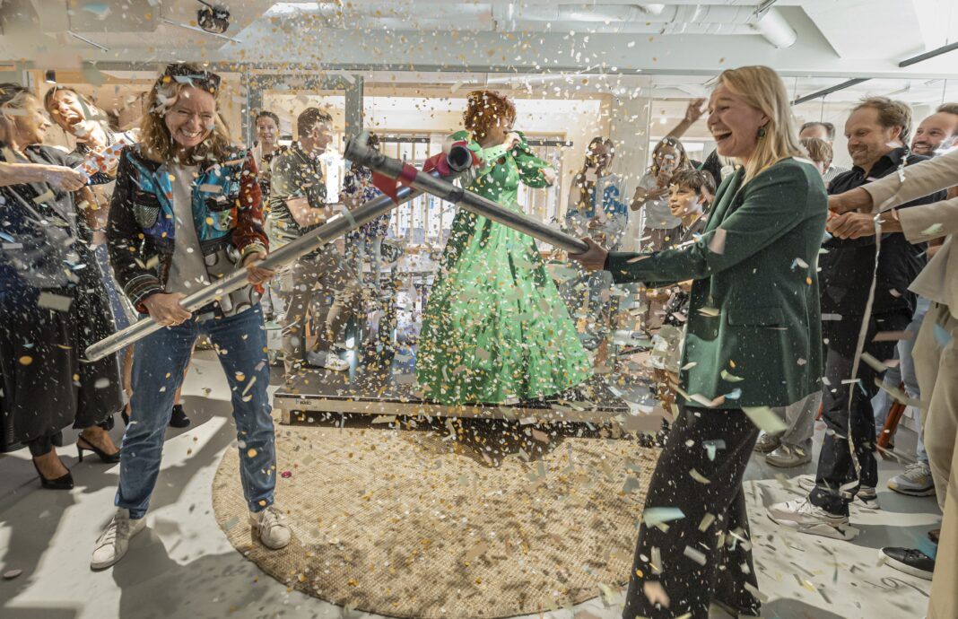 De opening werd verricht door Maaike Zwart, wethouder duurzaamheid, innovatieve economie en samenleven van de gemeente Delft, en Anne Koning, gedeputeerde van de provincie Zuid-Holland.